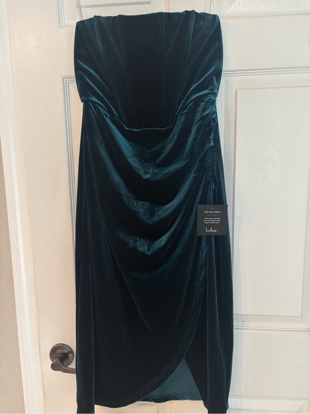 Lulu’s strapless velour dress